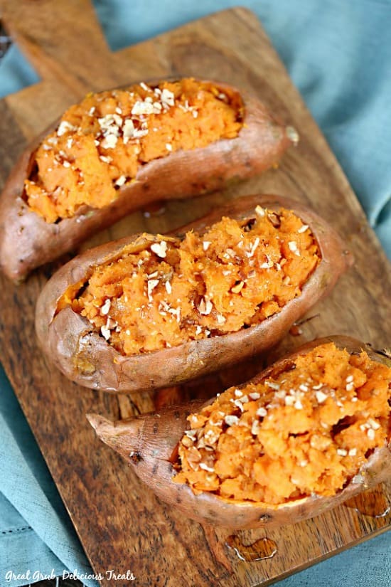 Maple Pecan Sweet Potatoes are full of brown sugar, cinnamon, nutmeg, maple syrup and chopped pecans. Maple Pecan Sweet Potatoes are full of brown sugar, cinnamon, nutmeg, maple syrup and chopped pecans.