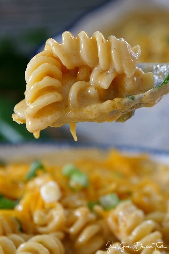 Spicy Southwest Mac and Cheese is comfort food at it's finest. Super creamy and delicious. Spicy Southwest Mac and Cheese