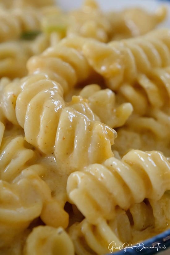 This creamy Spicy Southwest Mac and Cheese will soon become a family favorite mac and cheese recipe. Spicy Southwest Mac and Cheese