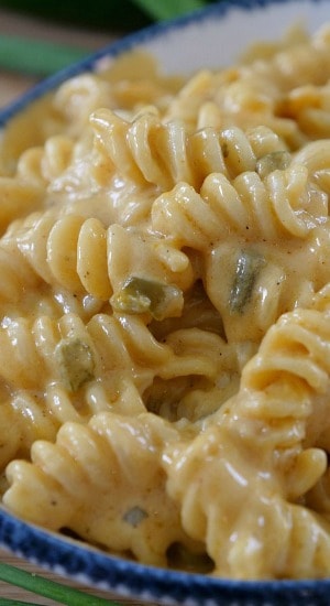 This Spicy Southwest Mac and Cheese is super delish, loaded with creamy cheese, jalapenos and delicious pasta. Spicy Southwest Mac and Cheese