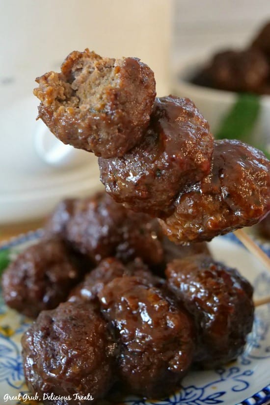 Crock Pot Barbecue Meatballs make an easy and delicious appetizer. Crock Pot Barbecue Meatballs make an easy and delicious appetizer.
