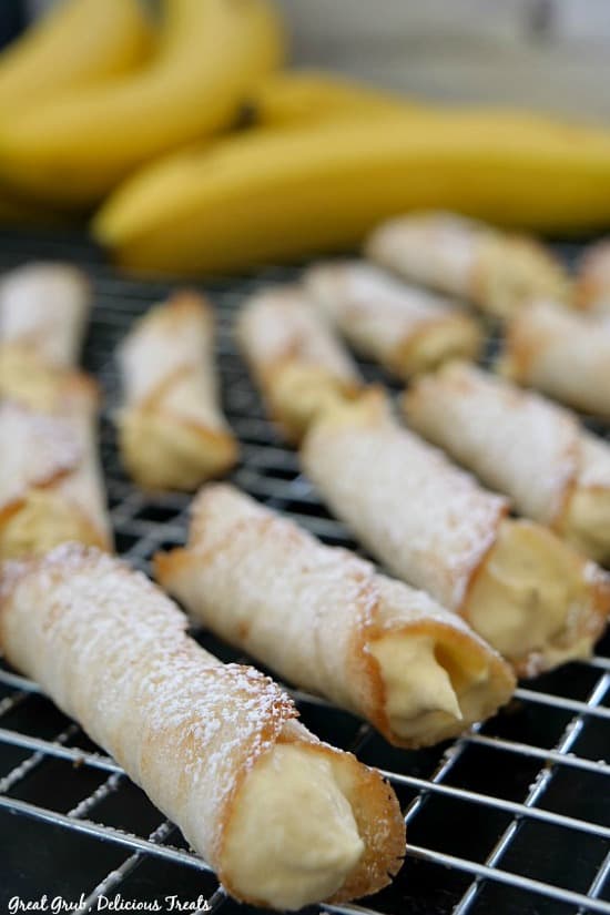 Banana Mousse Cookies are stuffed with a homemade banana mousse and are light and crispy. Banana Mousse Cookies are stuffed with a homemade banana mousse and are light and crispy.